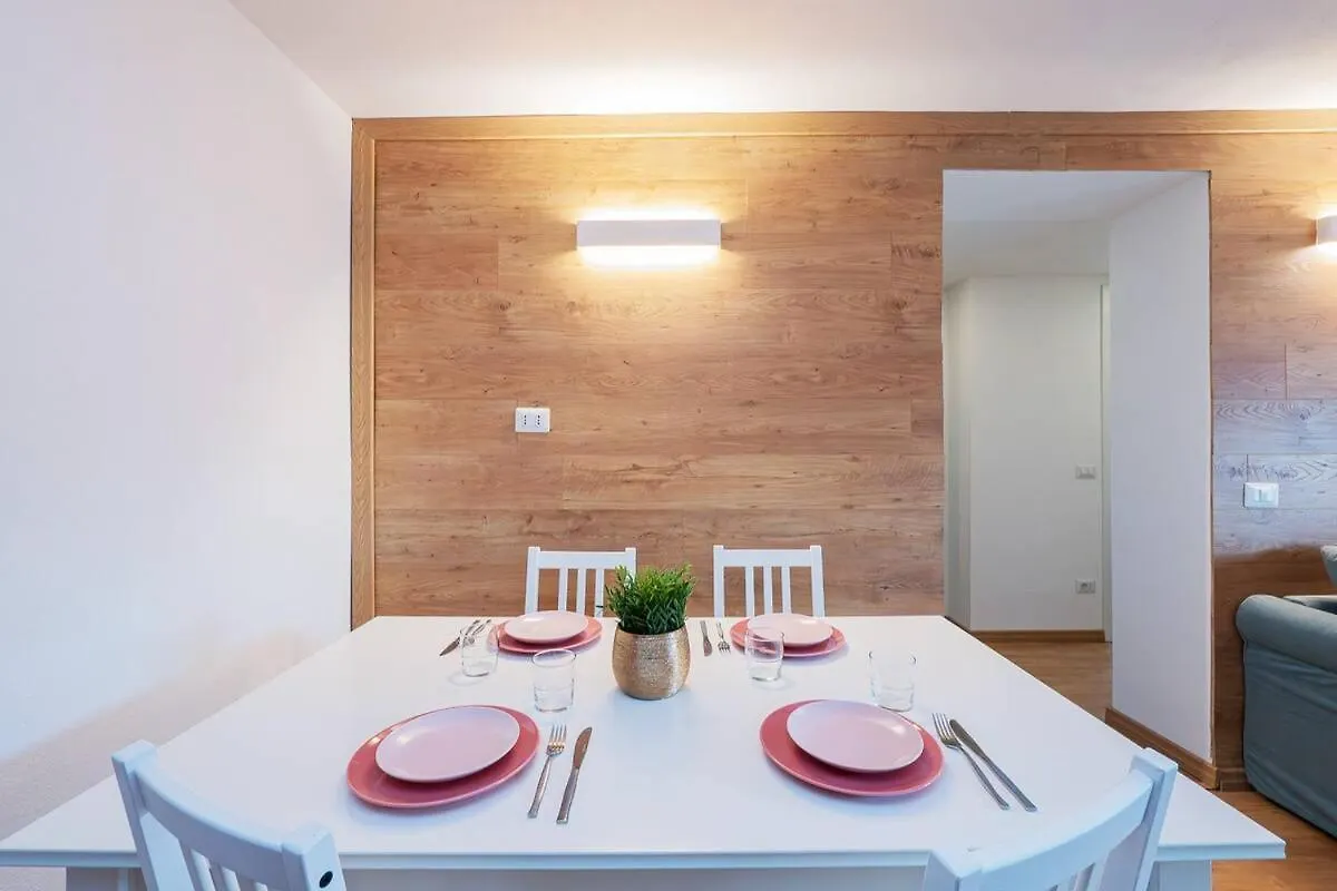 Ihost Luxury Flat Bormio - Centrale 69 Piatta 0*,  Italy